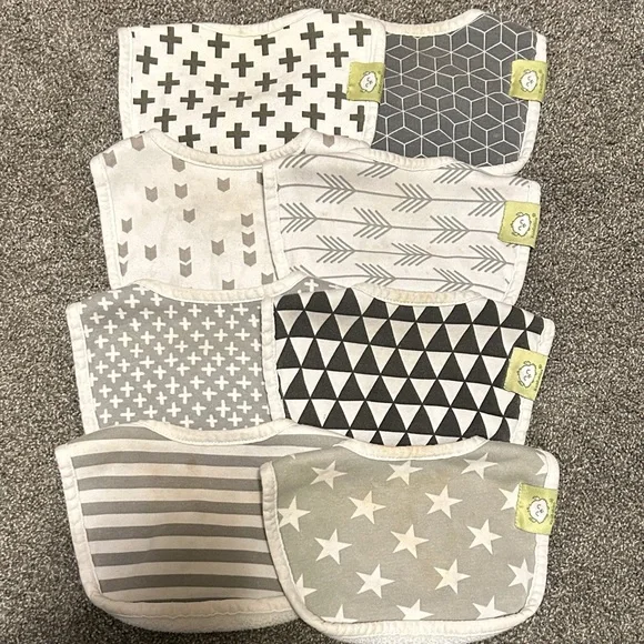 “KeaBabies” Stylish Gray and White Baby Bib Set of 8 - Picture 1 of 10